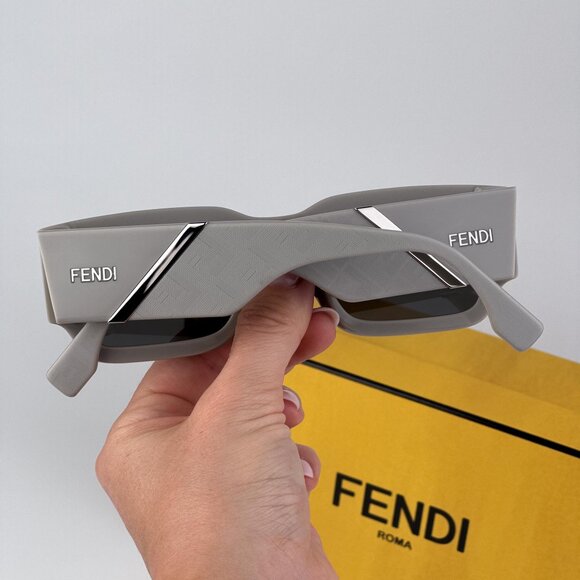Fendi DIAGONAL Sunglasses – Grey Rectangle Frame Grey Mirror |Model FE40131I 20C - Picture 2 of 9